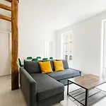 Luxurious 2 Bedroom Avenue Des Champs-Elysees Saint-Philippe Du Roule Free Netflix