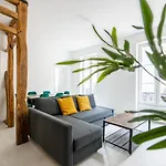 Luxurious 2 Bedroom Avenue Des Champs-Elysees Saint-Philippe Du Roule Free Netflix