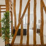 Luxurious 2 Bedroom Avenue Des Champs-Elysees Saint-Philippe Du Roule Free Netflix