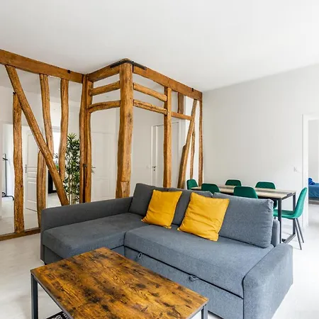 Luxurious 2 Bedroom Avenue Des Champs-elysees Saint-philippe Du Roule Free Netflix Parigi