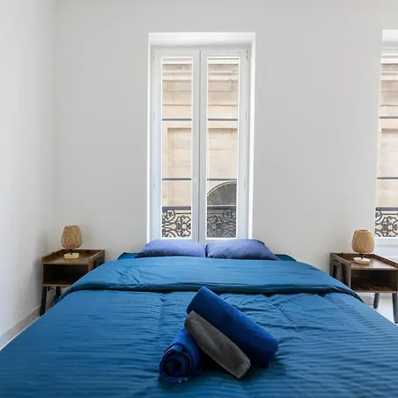 Luxurious 2 Bedroom Avenue Des Champs-elysees Saint-philippe Du Roule Free Netflix Appartamento Parigi