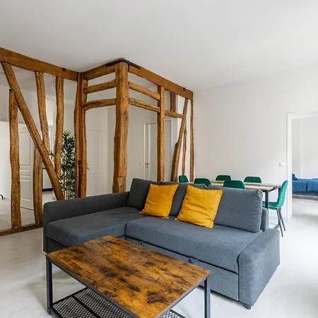Luxurious 2 Bedroom Avenue Des Champs-elysees Saint-philippe Du Roule Free Netflix Appartamento Parigi